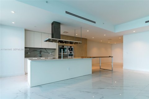 Снять в аренду кондоминиум в Санни-Айлс-Бич, Флорида 3 спальни, 229.93м2, № 1999676 - фото 5