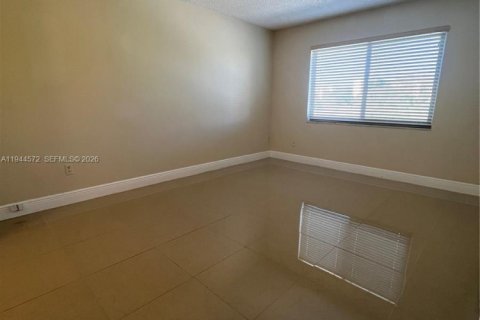 Copropriété à louer à Miami, Floride: 1 chambre, 66.15 m2 № 2001268 - photo 15