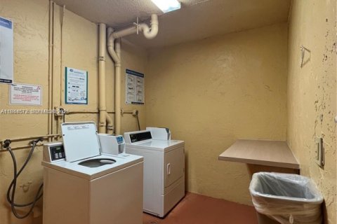 Copropriété à louer à Miami, Floride: 1 chambre, 66.15 m2 № 2001268 - photo 23