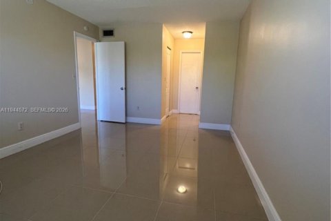 Copropriété à louer à Miami, Floride: 1 chambre, 66.15 m2 № 2001268 - photo 14