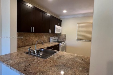 Copropriété à louer à Miami, Floride: 1 chambre, 66.15 m2 № 2001268 - photo 3