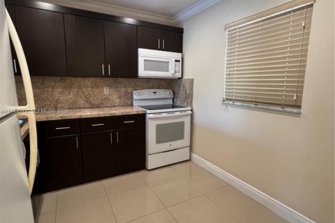 Copropriété à louer à Miami, Floride: 1 chambre, 66.15 m2 № 2001268 - photo 4