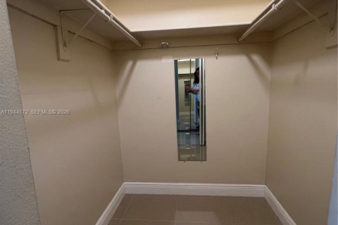 Copropriété à louer à Miami, Floride: 1 chambre, 66.15 m2 № 2001268 - photo 18
