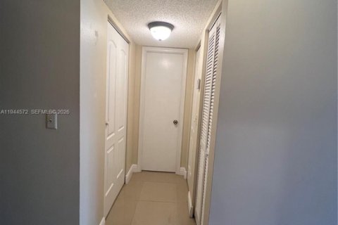 Copropriété à louer à Miami, Floride: 1 chambre, 66.15 m2 № 2001268 - photo 13