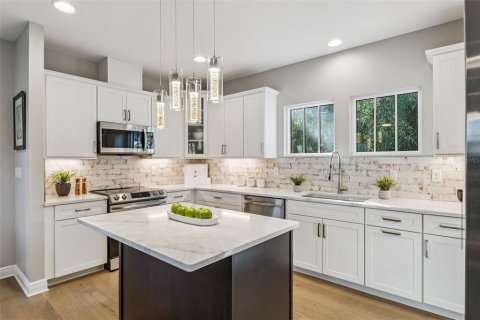 Casa en venta en Orlando, Florida, 3 dormitorios, 190.36 m2 № 2144900 - foto 8