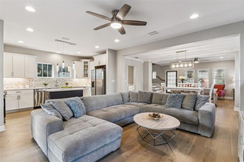 Casa en venta en Orlando, Florida, 3 dormitorios, 190.36 m2 № 2144900 - foto 12