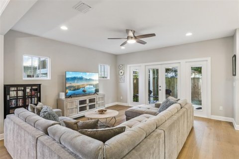 Casa en venta en Orlando, Florida, 3 dormitorios, 190.36 m2 № 2144900 - foto 4