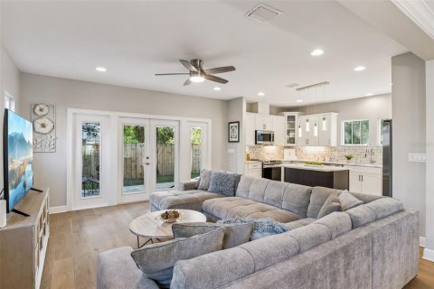 Casa en venta en Orlando, Florida, 3 dormitorios, 190.36 m2 № 2144900 - foto 24