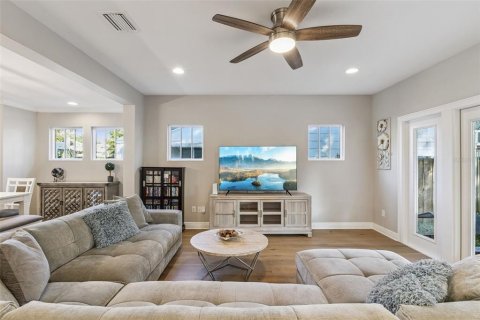 Casa en venta en Orlando, Florida, 3 dormitorios, 190.36 m2 № 2144900 - foto 25