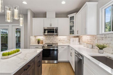 Casa en venta en Orlando, Florida, 3 dormitorios, 190.36 m2 № 2144900 - foto 6