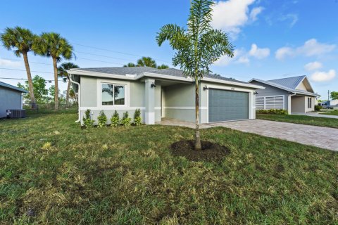 House in Okeechobee, Florida 2 bedrooms, 106.65 sq.m. № 2082013 - photo 3