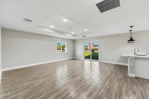 House in Okeechobee, Florida 2 bedrooms, 106.65 sq.m. № 2082013 - photo 8