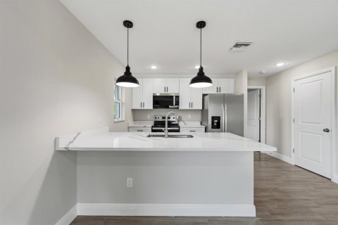 House in Okeechobee, Florida 2 bedrooms, 106.65 sq.m. № 2082013 - photo 11