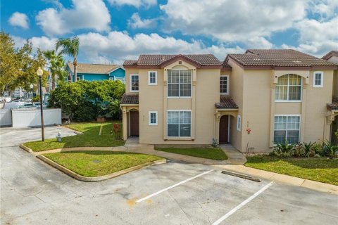 Touwnhouse à vendre à Kissimmee, Floride: 2 chambres, 94.02 m2 № 1545311 - photo 3