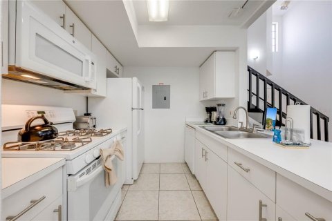 Touwnhouse à vendre à Kissimmee, Floride: 2 chambres, 94.02 m2 № 1545311 - photo 9