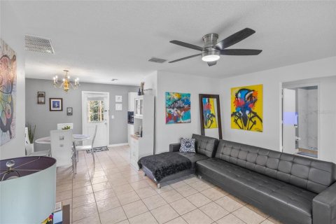 Villa ou maison à vendre à Kissimmee, Floride: 3 chambres, 100.33 m2 № 2195475 - photo 8