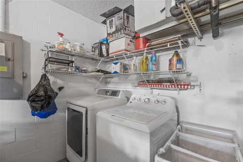Villa ou maison à vendre à Kissimmee, Floride: 3 chambres, 100.33 m2 № 2195475 - photo 24