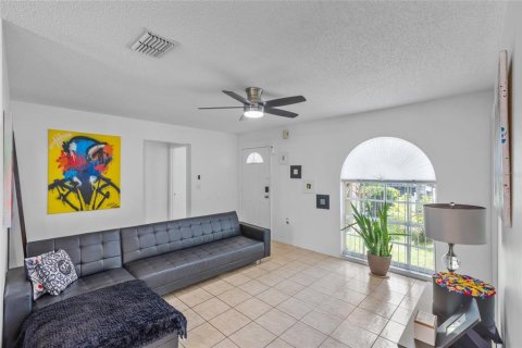 Villa ou maison à vendre à Kissimmee, Floride: 3 chambres, 100.33 m2 № 2195475 - photo 5