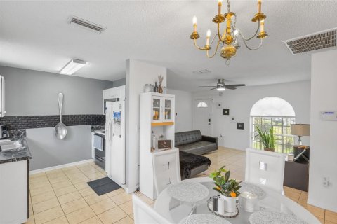 Villa ou maison à vendre à Kissimmee, Floride: 3 chambres, 100.33 m2 № 2195475 - photo 6