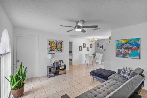 Villa ou maison à vendre à Kissimmee, Floride: 3 chambres, 100.33 m2 № 2195475 - photo 7