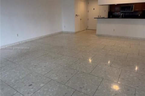 Condominio en alquiler en Miami, Florida, 1 dormitorio, 99.96 m2 № 2339939 - foto 3