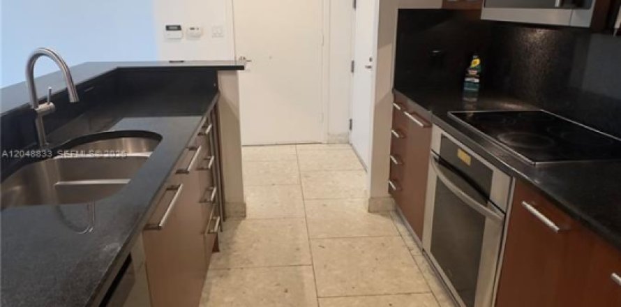 Condominio en Miami, Florida, 1 dormitorio  № 2339939