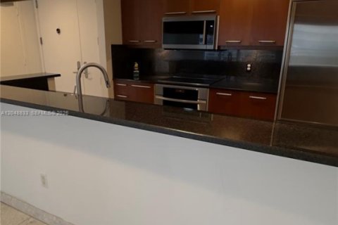 Condominio en alquiler en Miami, Florida, 1 dormitorio, 99.96 m2 № 2339939 - foto 2