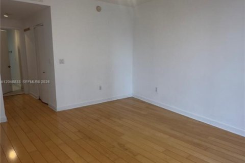 Condominio en alquiler en Miami, Florida, 1 dormitorio, 99.96 m2 № 2339939 - foto 7