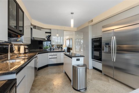 Copropriété à louer à Sunny Isles Beach, Floride: 3 chambres, 211.26 m2 № 2387859 - photo 9