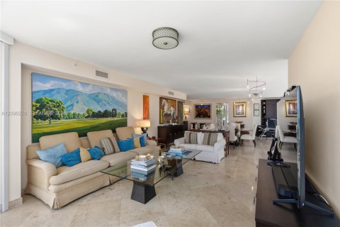 Copropriété à louer à Sunny Isles Beach, Floride: 3 chambres, 211.26 m2 № 2387859 - photo 8