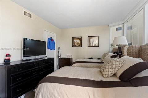 Copropriété à louer à Sunny Isles Beach, Floride: 3 chambres, 211.26 m2 № 2387859 - photo 23