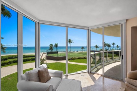 Copropriété à louer à Sunny Isles Beach, Floride: 3 chambres, 211.26 m2 № 2387859 - photo 1