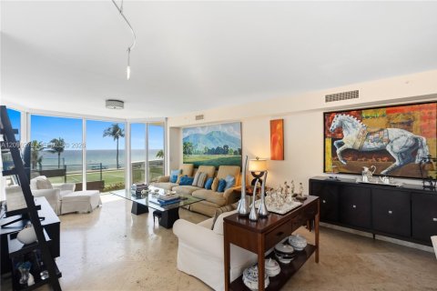 Copropriété à louer à Sunny Isles Beach, Floride: 3 chambres, 211.26 m2 № 2387859 - photo 4