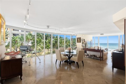 Copropriété à louer à Sunny Isles Beach, Floride: 3 chambres, 211.26 m2 № 2387859 - photo 3