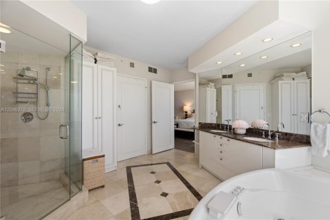 Copropriété à louer à Sunny Isles Beach, Floride: 3 chambres, 211.26 m2 № 2387859 - photo 15