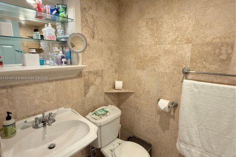 Copropriété à louer à Fort Lauderdale, Floride: 2 chambres, 105.91 m2 № 2015908 - photo 14