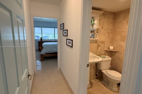 Copropriété à louer à Fort Lauderdale, Floride: 2 chambres, 105.91 m2 № 2015908 - photo 12