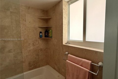 Copropriété à louer à Fort Lauderdale, Floride: 2 chambres, 105.91 m2 № 2015908 - photo 11