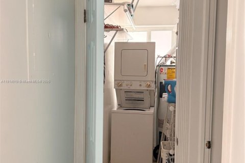 Copropriété à louer à Fort Lauderdale, Floride: 2 chambres, 105.91 m2 № 2015908 - photo 15