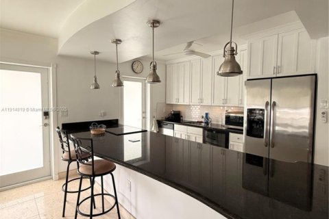 Copropriété à louer à Fort Lauderdale, Floride: 2 chambres, 105.91 m2 № 2015908 - photo 5