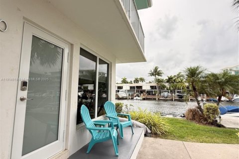 Copropriété à louer à Fort Lauderdale, Floride: 2 chambres, 105.91 m2 № 2015908 - photo 3