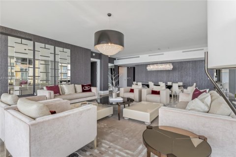 Copropriété à vendre à Sunny Isles Beach, Floride: 3 chambres, 428.19 m2 № 1977473 - photo 8