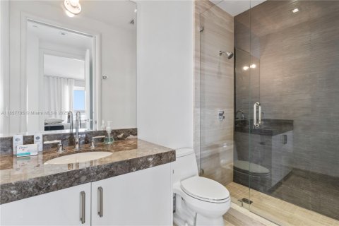 Copropriété à vendre à Sunny Isles Beach, Floride: 3 chambres, 428.19 m2 № 1977473 - photo 28
