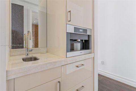 Copropriété à vendre à Sunny Isles Beach, Floride: 3 chambres, 428.19 m2 № 1977473 - photo 19