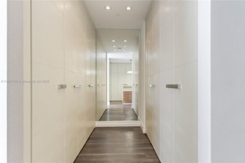 Copropriété à vendre à Sunny Isles Beach, Floride: 3 chambres, 428.19 m2 № 1977473 - photo 23