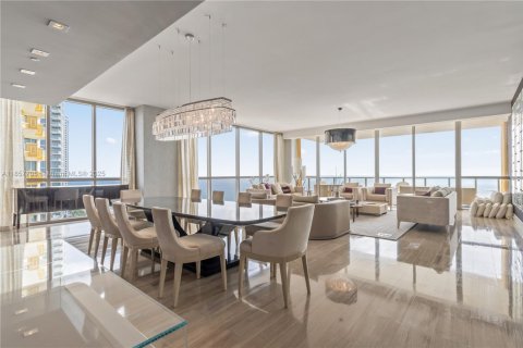 Copropriété à vendre à Sunny Isles Beach, Floride: 3 chambres, 428.19 m2 № 1977473 - photo 5