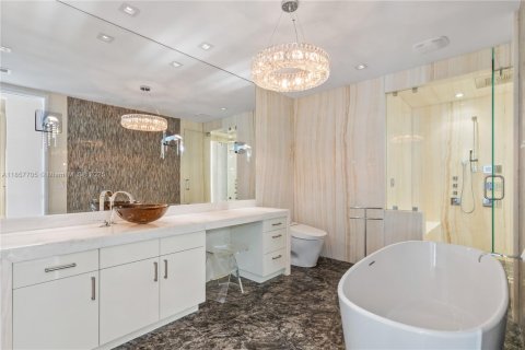 Copropriété à vendre à Sunny Isles Beach, Floride: 3 chambres, 428.19 m2 № 1977473 - photo 20