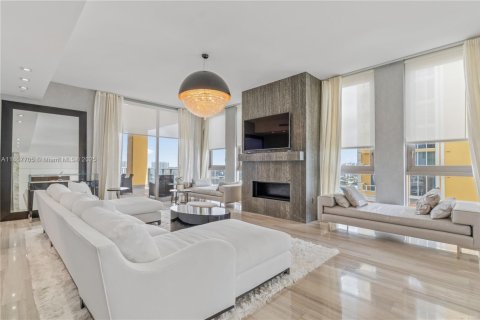 Copropriété à vendre à Sunny Isles Beach, Floride: 3 chambres, 428.19 m2 № 1977473 - photo 14