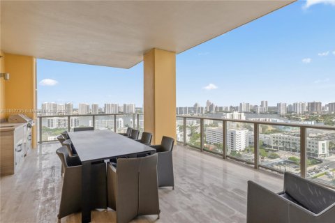 Copropriété à vendre à Sunny Isles Beach, Floride: 3 chambres, 428.19 m2 № 1977473 - photo 26