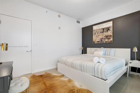 Touwnhouse à louer à Miami, Floride: 2 chambres, 117.89 m2 № 1937467 - photo 24